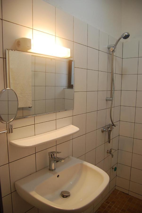 Karls Guesthouse Cotonou Eksteriør bilde