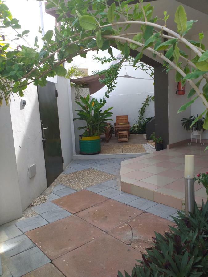 Karls Guesthouse Cotonou Eksteriør bilde